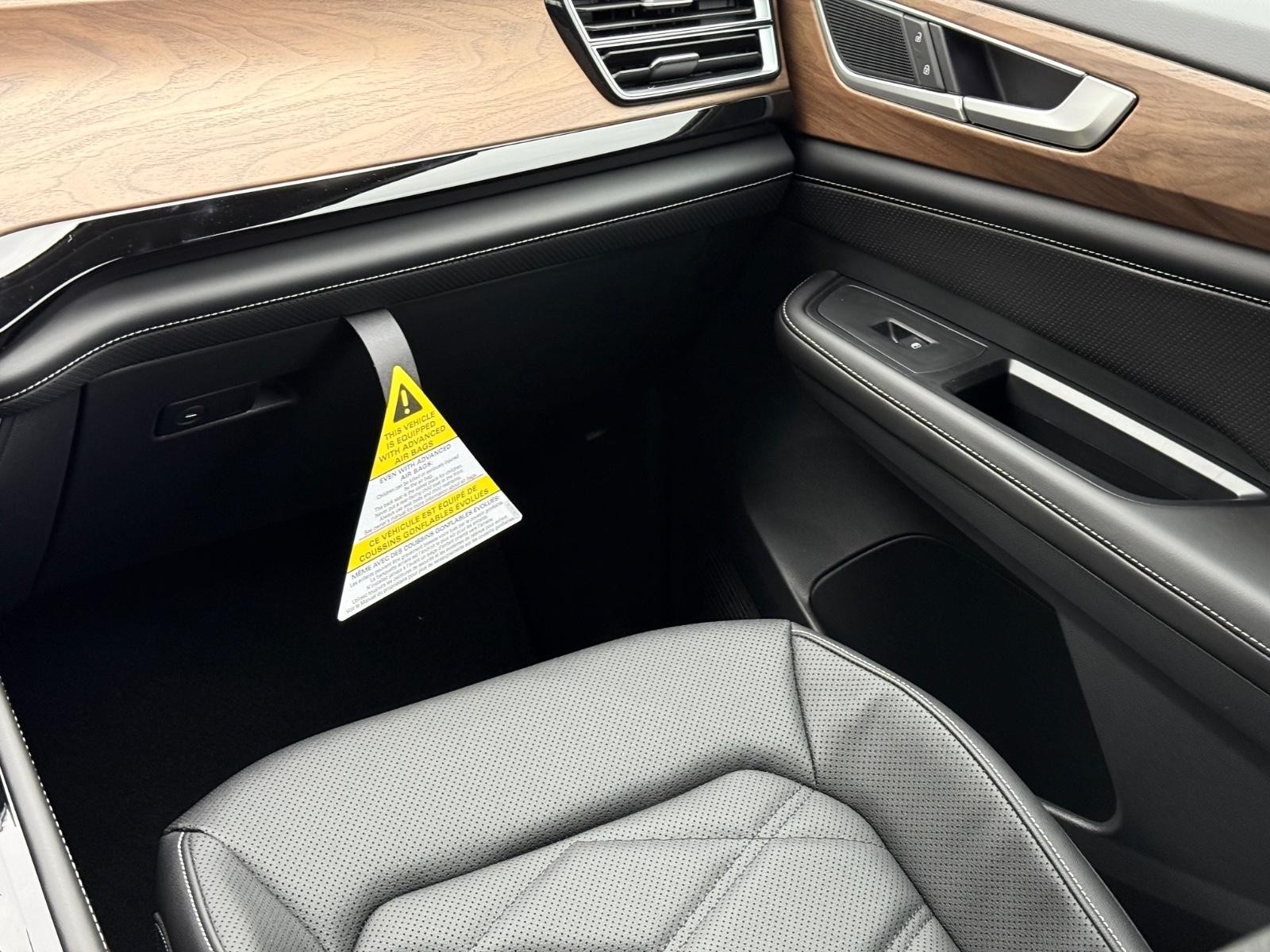 Volkswagen Atlas Vehicle Image 11