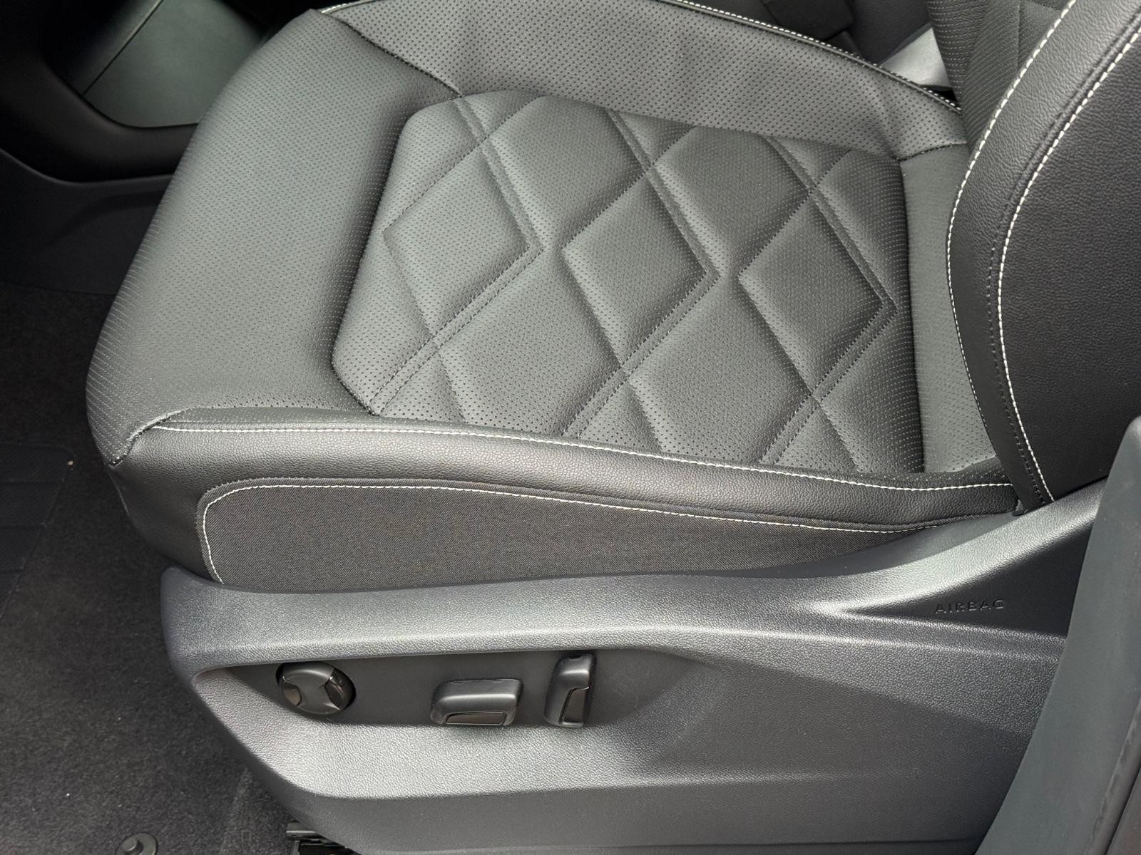 Volkswagen Atlas Vehicle Image 17