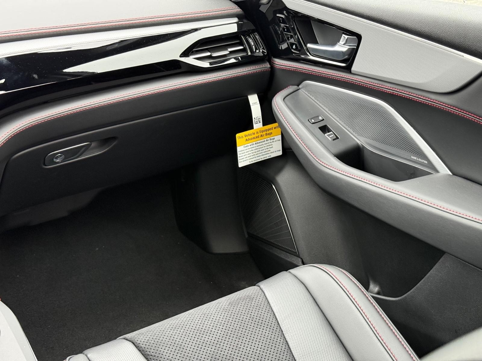 Acura MDX Vehicle Image 10