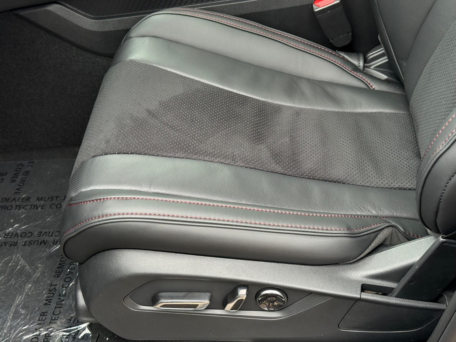 Acura MDX Vehicle Image 17