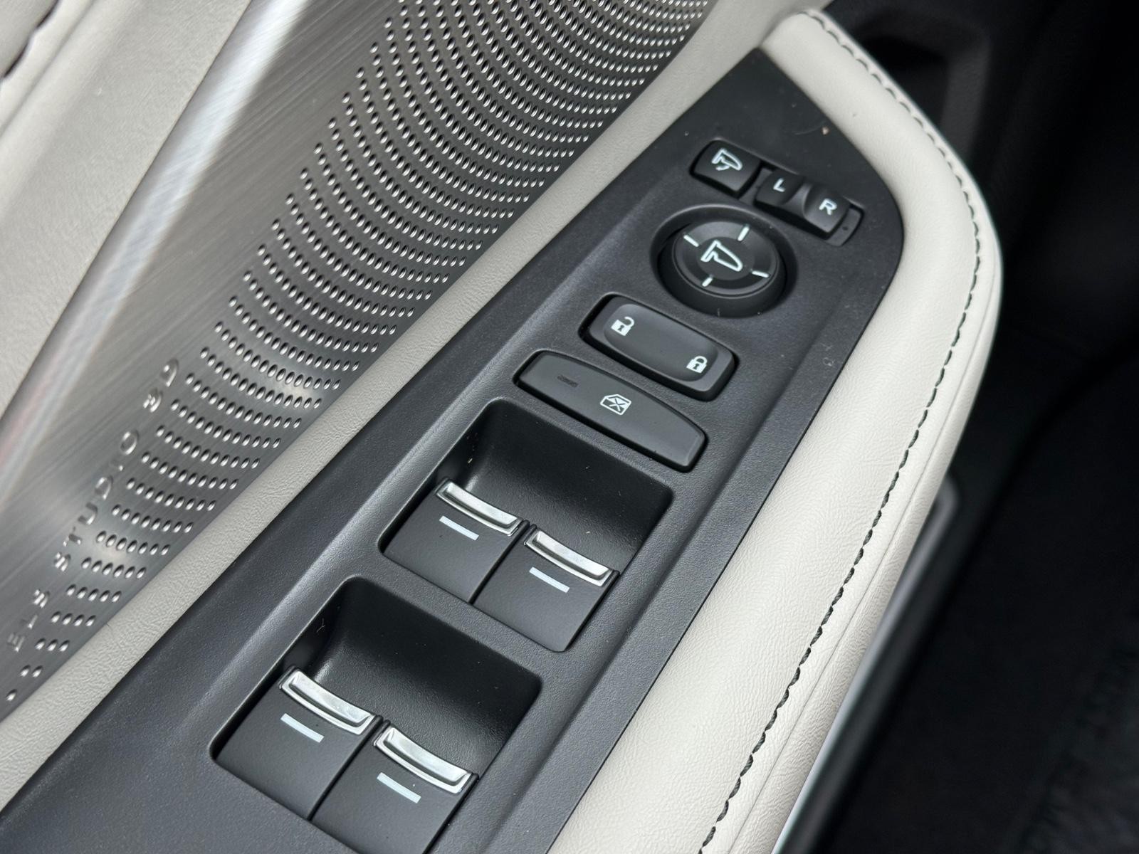 Acura RDX Vehicle Image 16