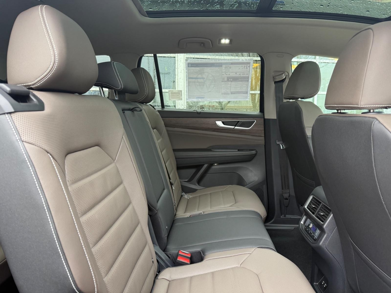 Volkswagen Atlas Vehicle Image 06