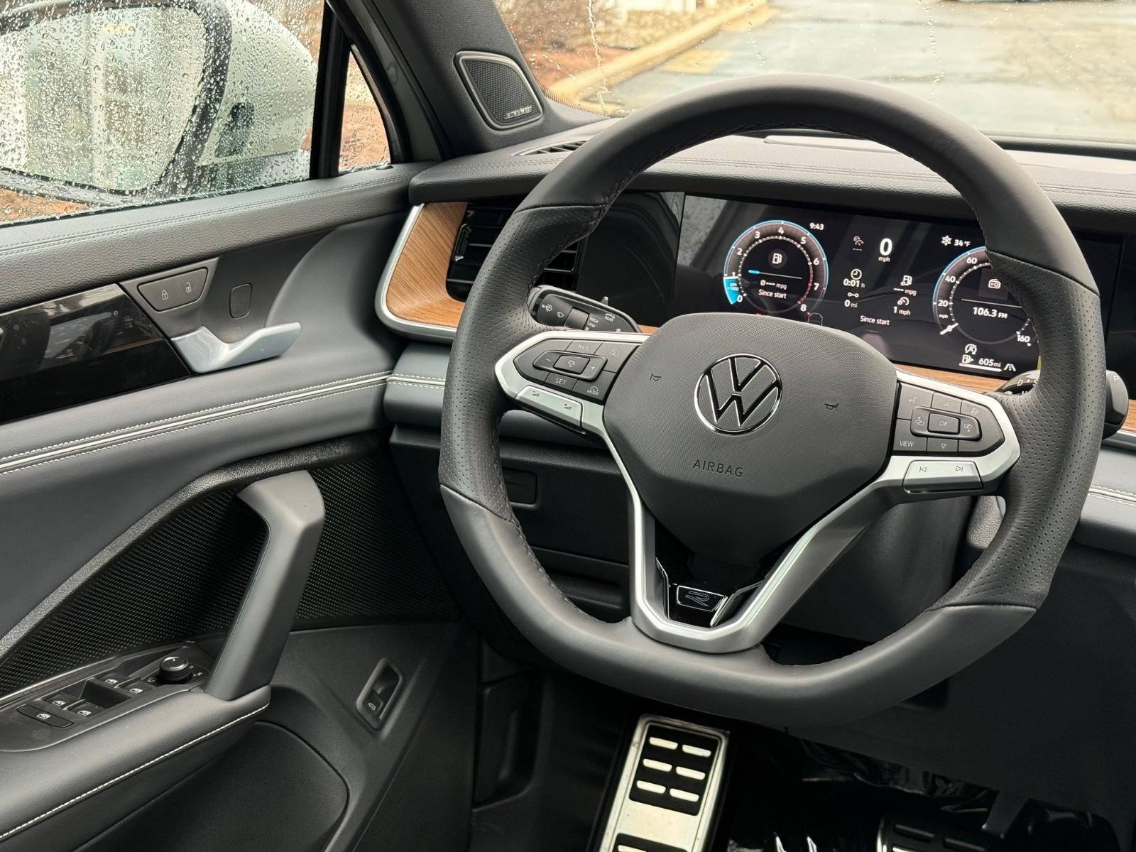 Volkswagen Tiguan Vehicle Image 08