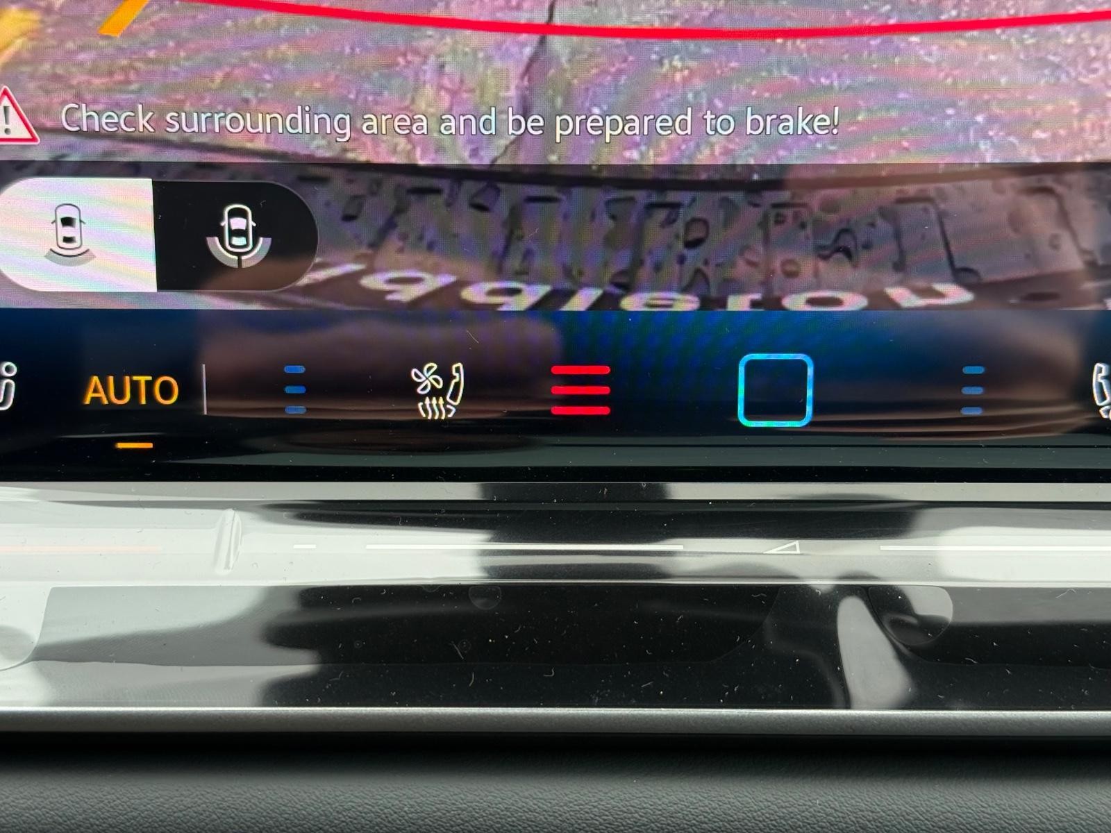 Volkswagen Tiguan Vehicle Image 14