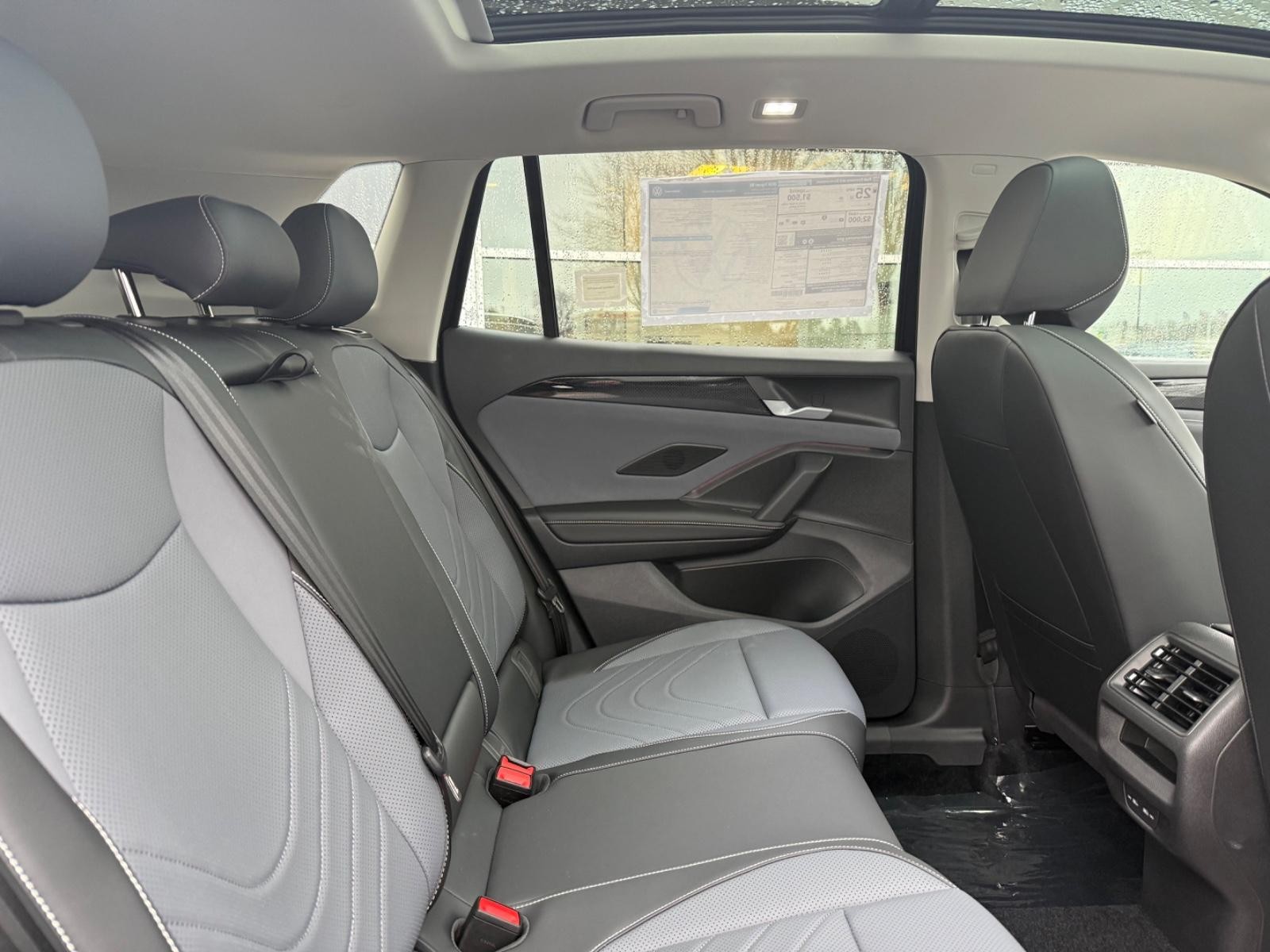 Volkswagen Tiguan Vehicle Image 05