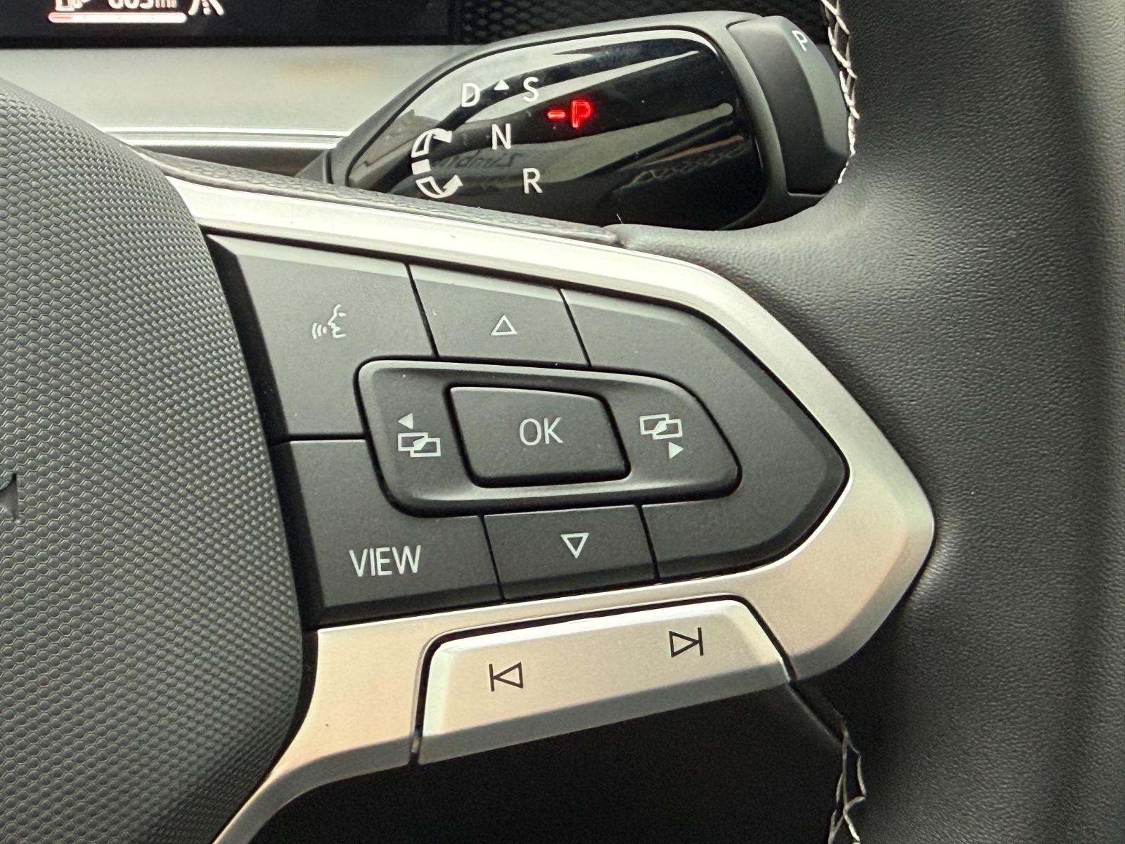 Volkswagen Tiguan Vehicle Image 11