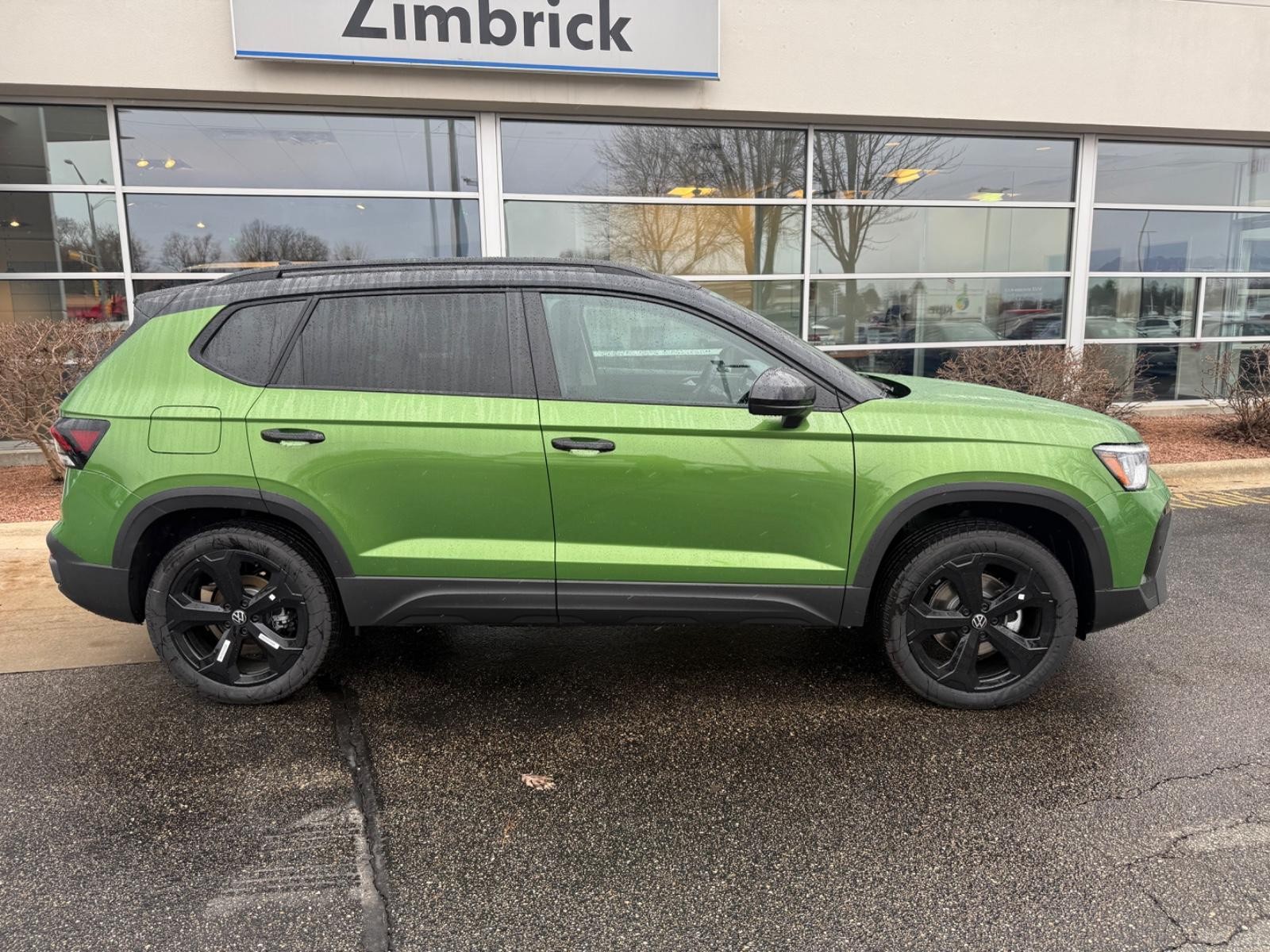 Volkswagen Taos Vehicle Image 02