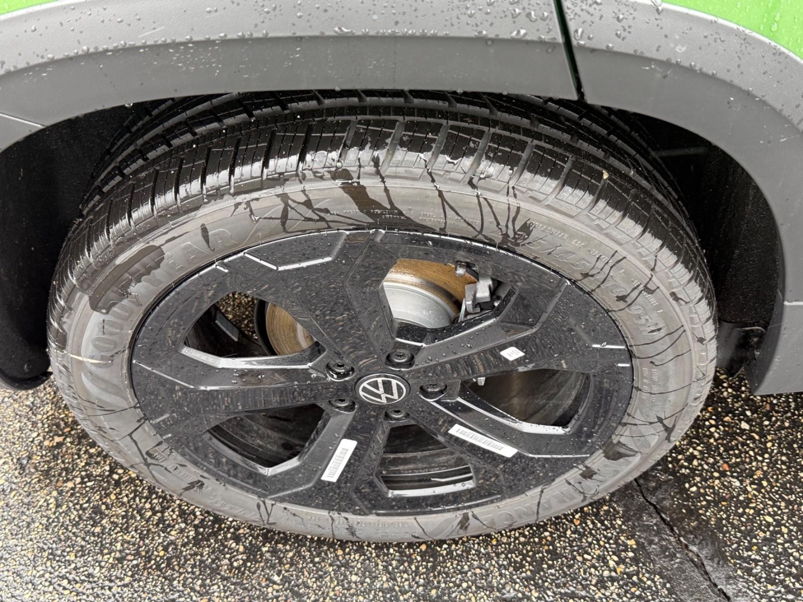 Volkswagen Taos Vehicle Image 04