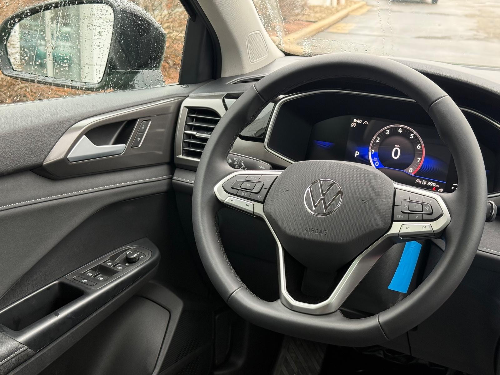 Volkswagen Taos Vehicle Image 09