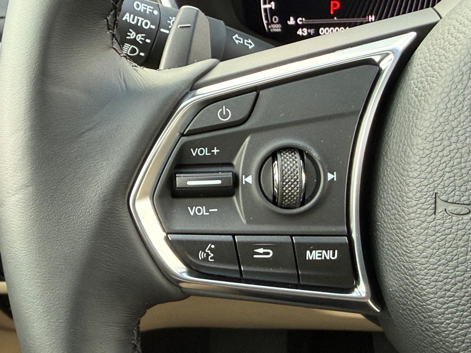 Acura MDX Vehicle Image 12