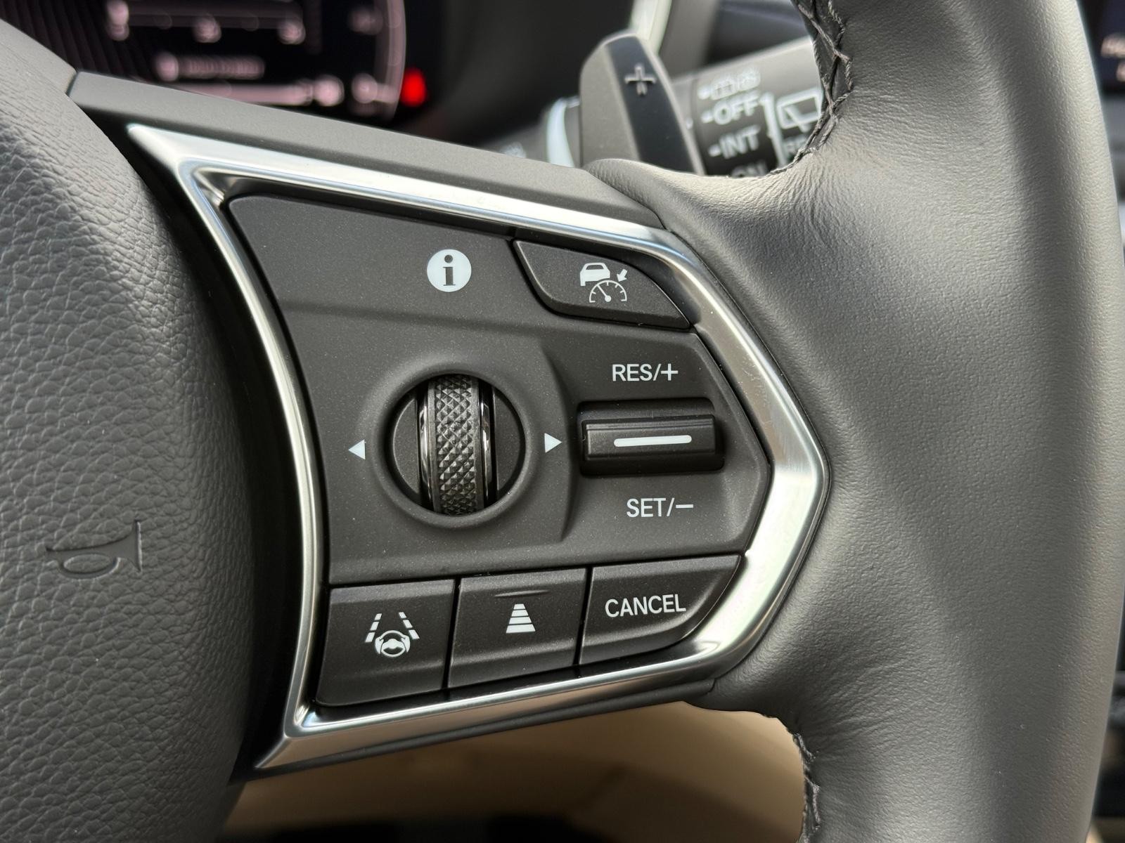 Acura MDX Vehicle Image 13