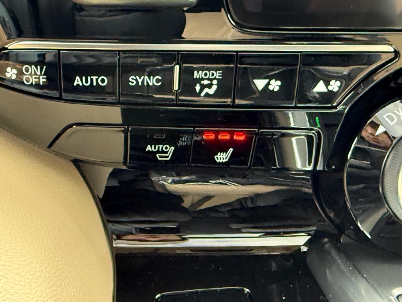 Acura MDX Vehicle Image 16