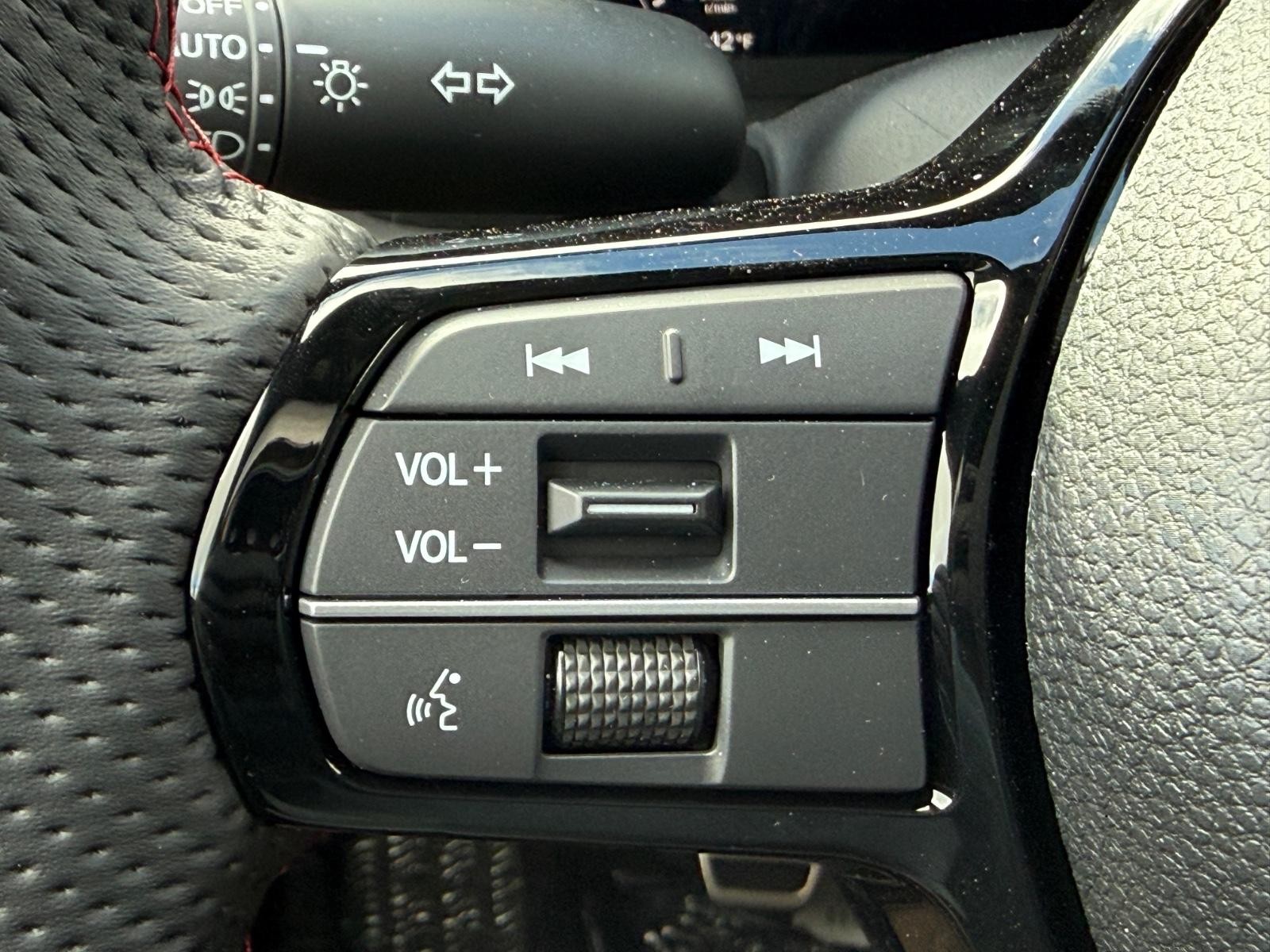 Acura Integra Vehicle Image 11