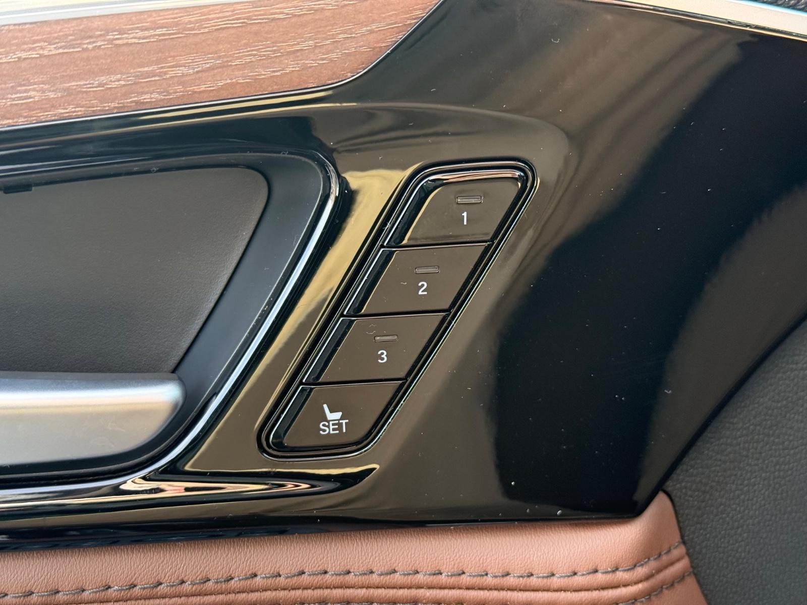 Acura MDX Vehicle Image 11