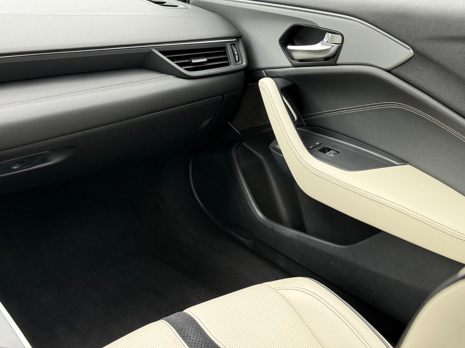 Acura TLX Vehicle Image 14