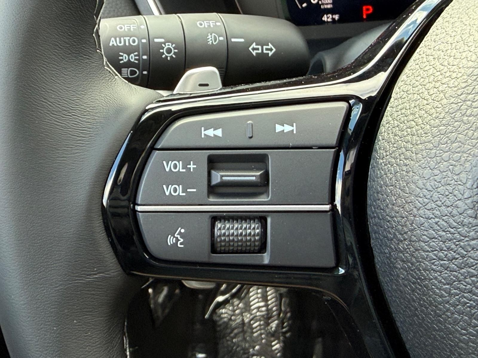 Acura Integra Vehicle Image 11