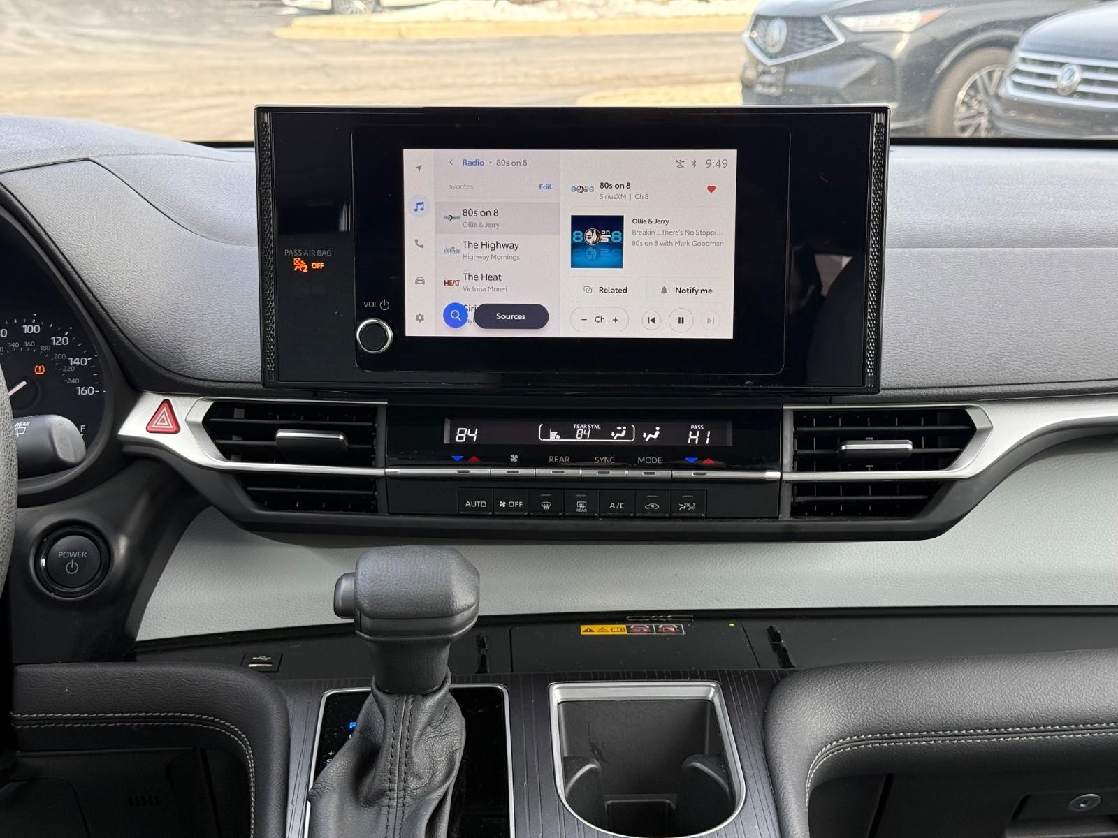 Toyota Sienna Vehicle Image 13