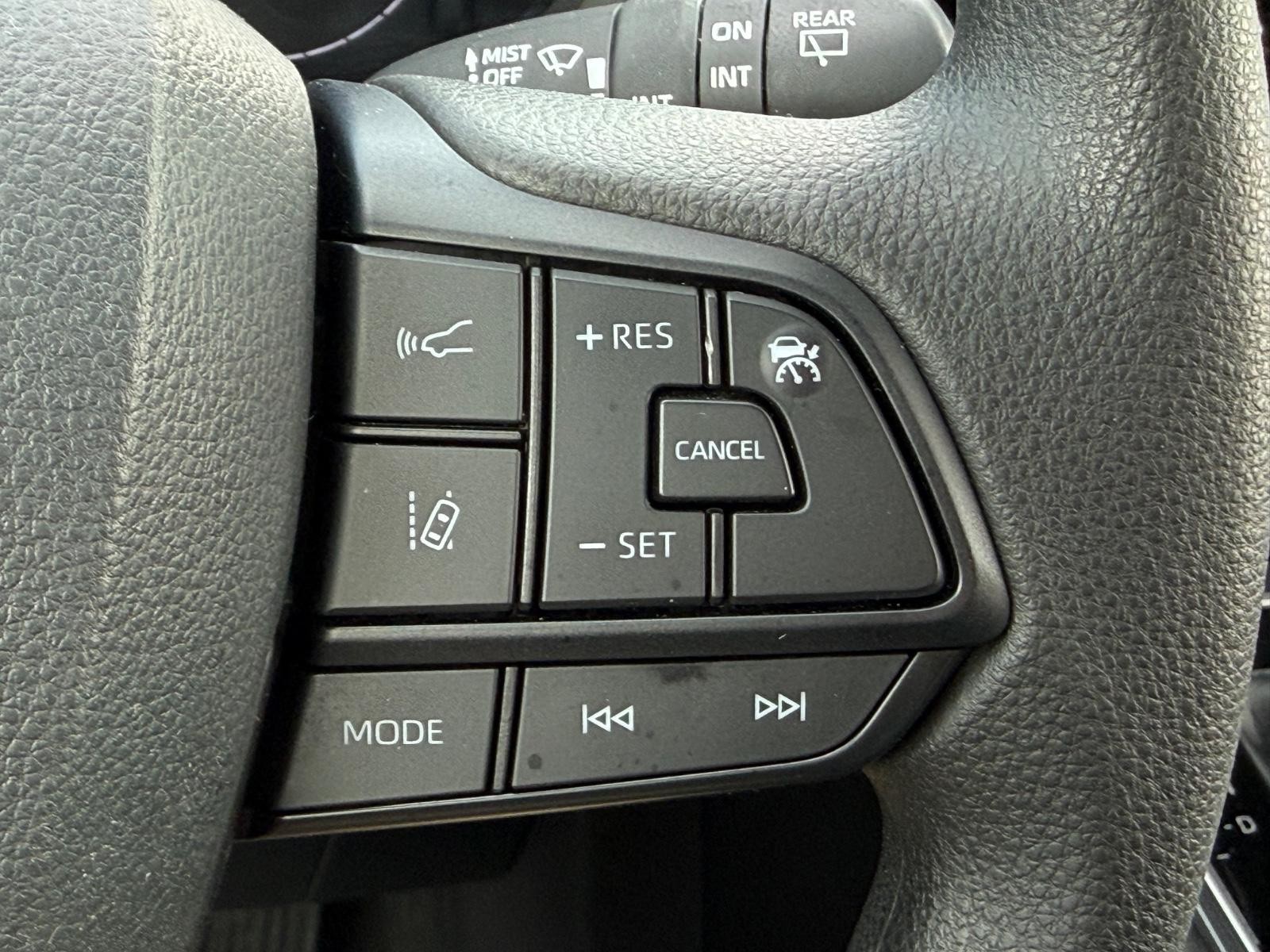 Toyota Sienna Vehicle Image 18