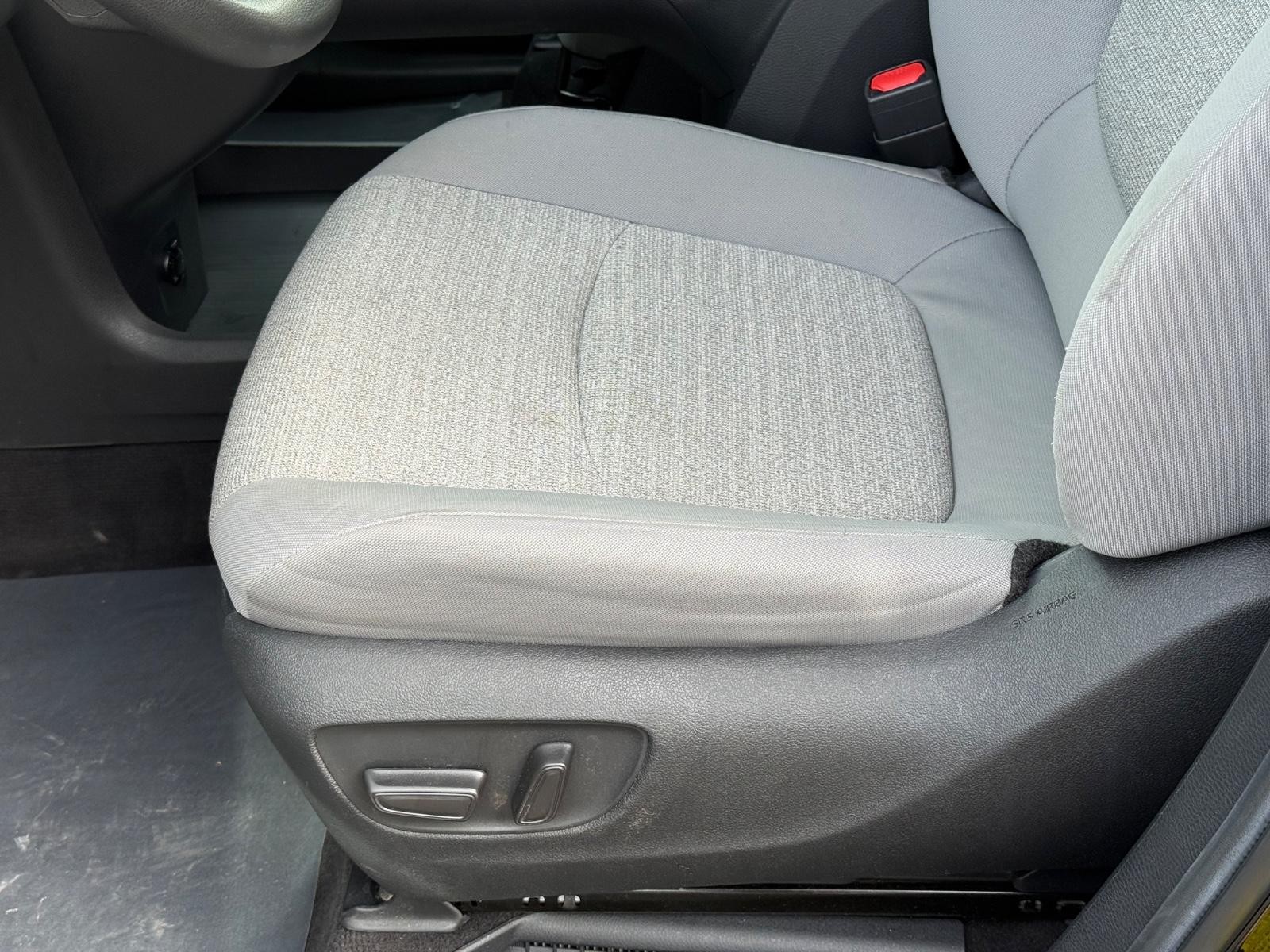 Toyota Sienna Vehicle Image 22