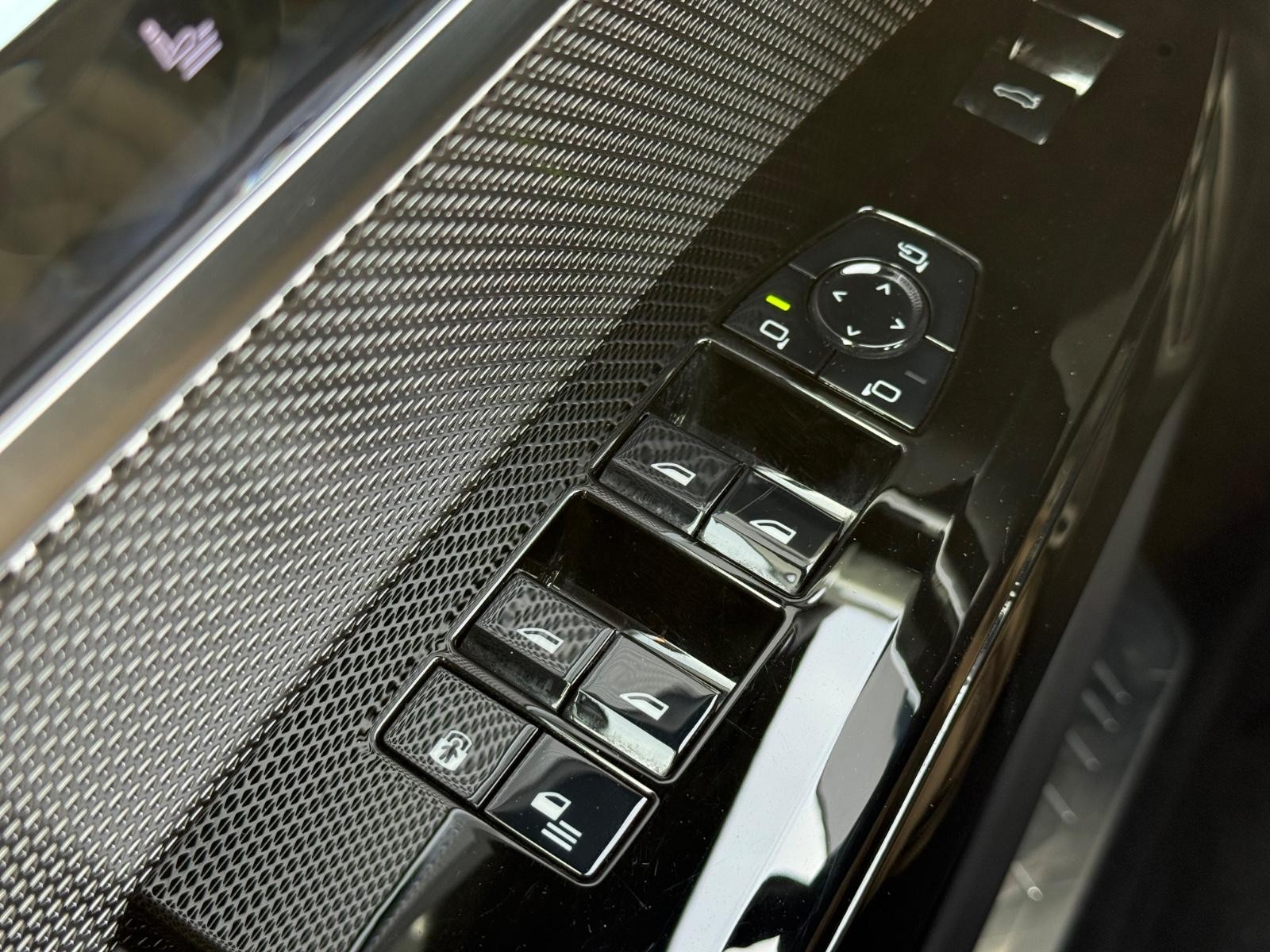 BMW 7 Series Vehicle Image 23