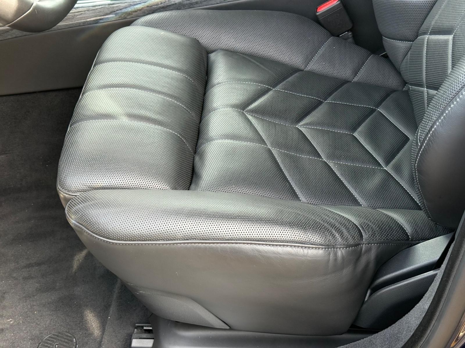 BMW 7 Series Vehicle Image 24