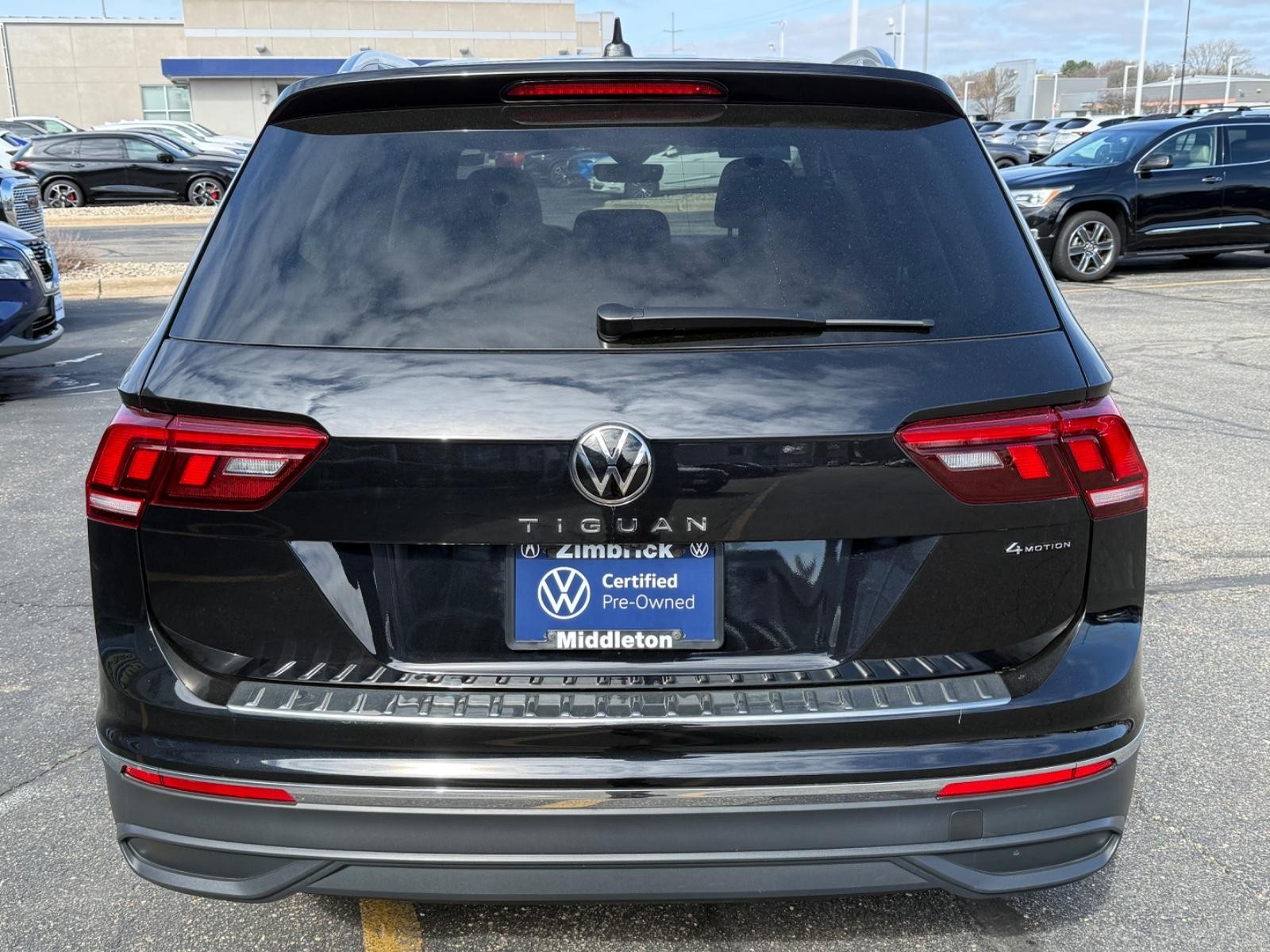 Volkswagen Tiguan Vehicle Image 04