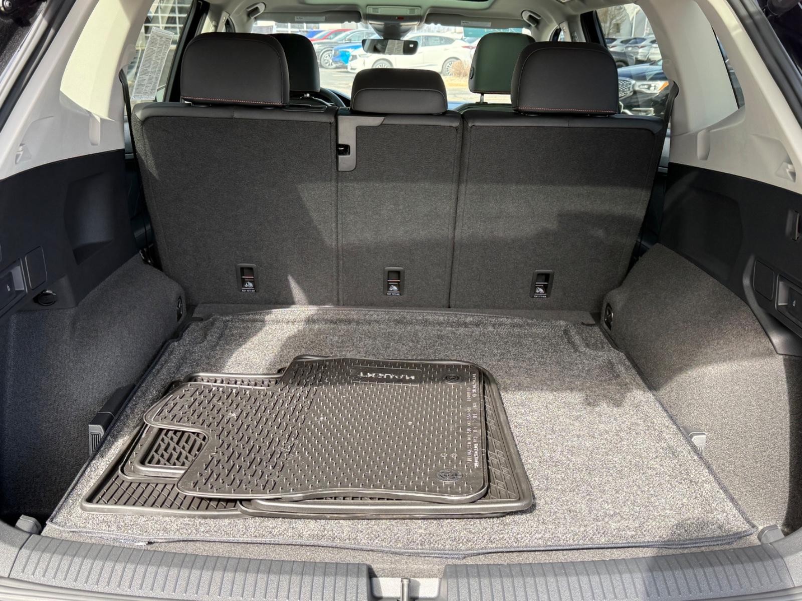 Volkswagen Tiguan Vehicle Image 05