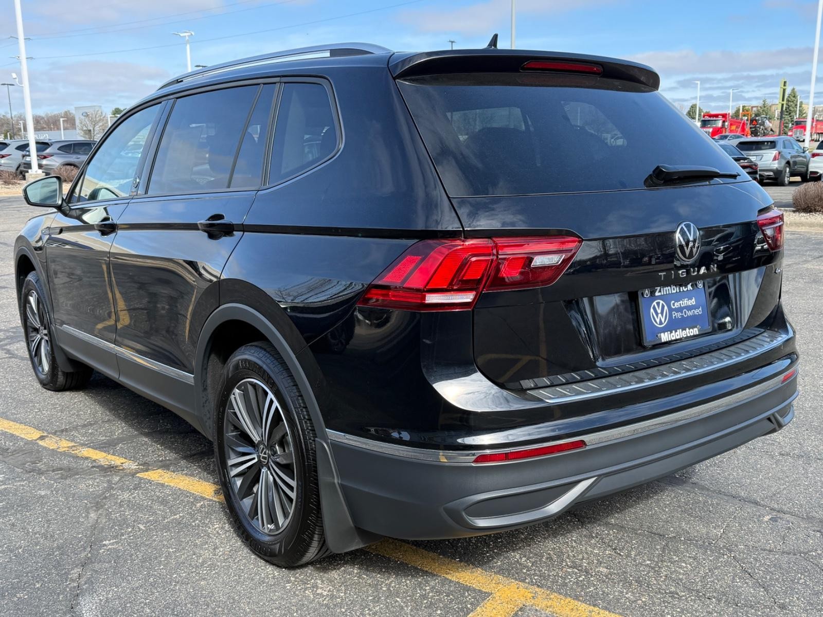 Volkswagen Tiguan Vehicle Image 06