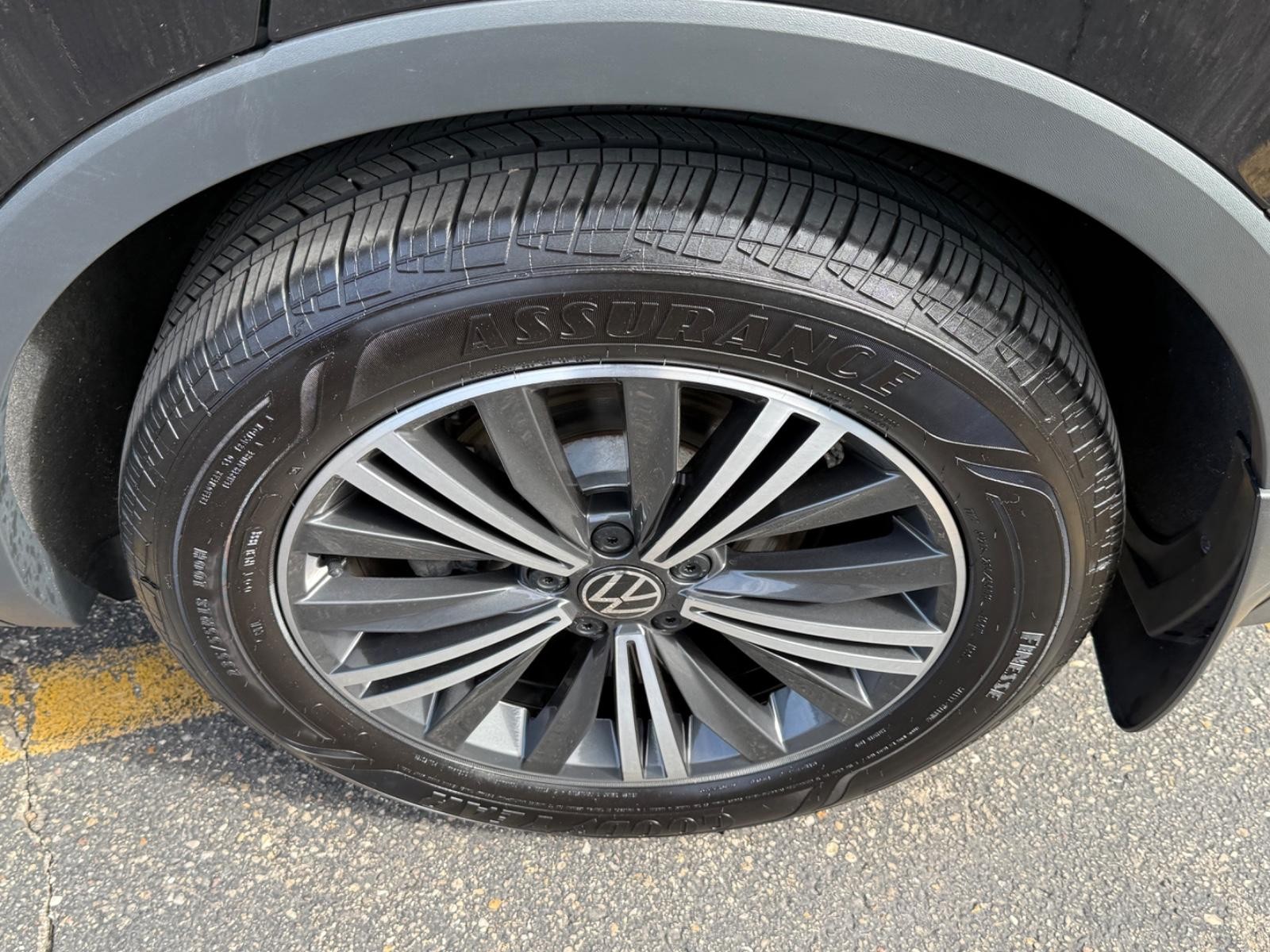 Volkswagen Tiguan Vehicle Image 07