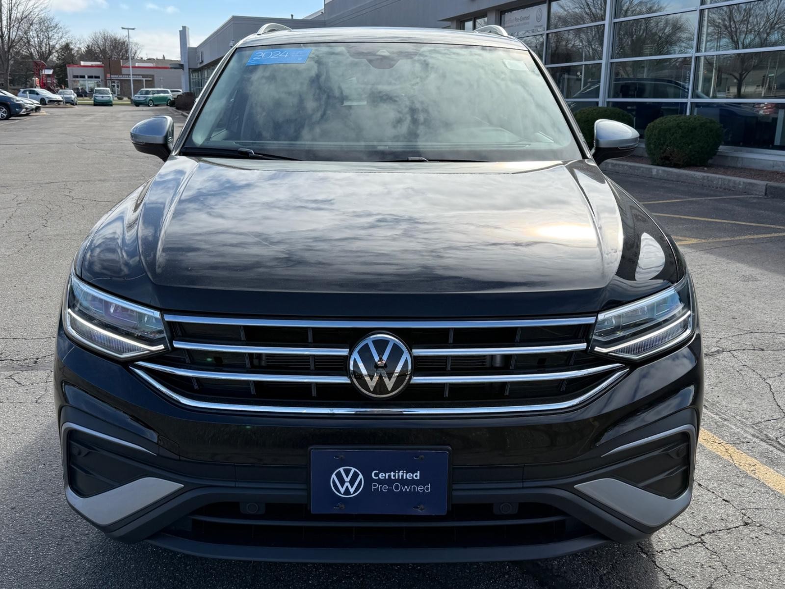 Volkswagen Tiguan Vehicle Image 09