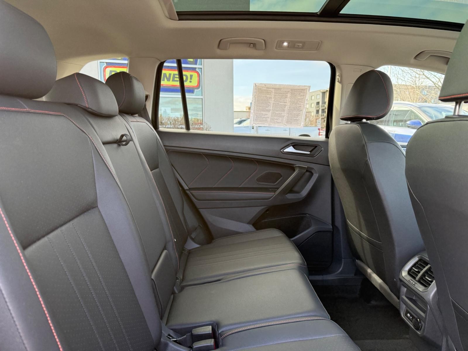 Volkswagen Tiguan Vehicle Image 10