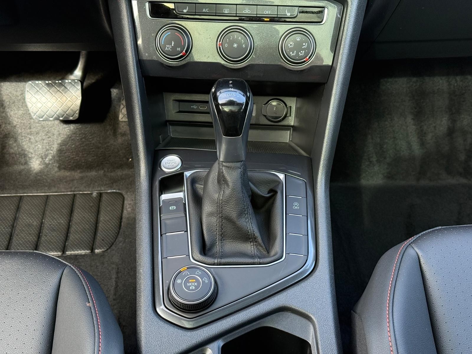 Volkswagen Tiguan Vehicle Image 13