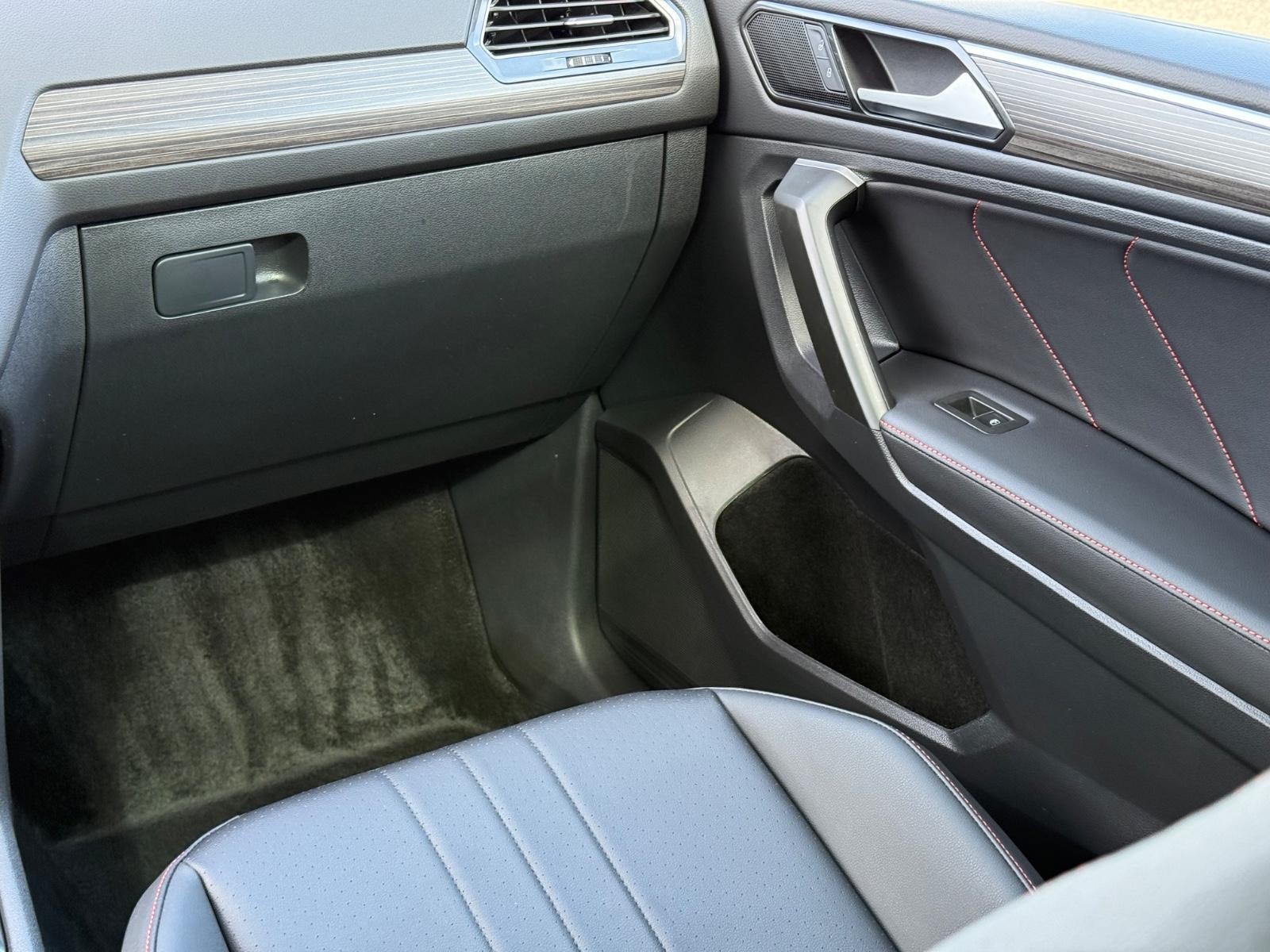 Volkswagen Tiguan Vehicle Image 15