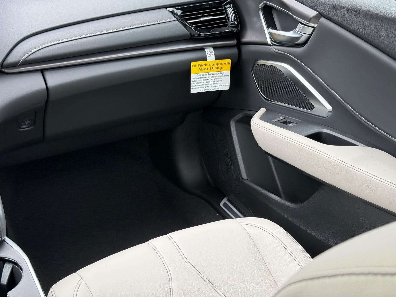 Acura RDX Vehicle Image 11