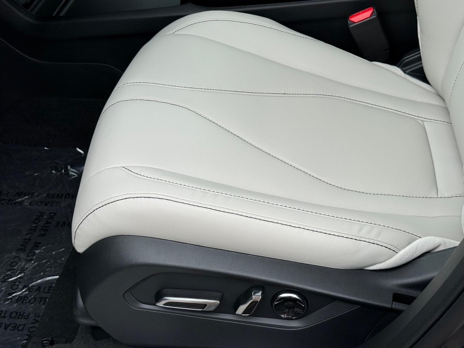 Acura RDX Vehicle Image 18