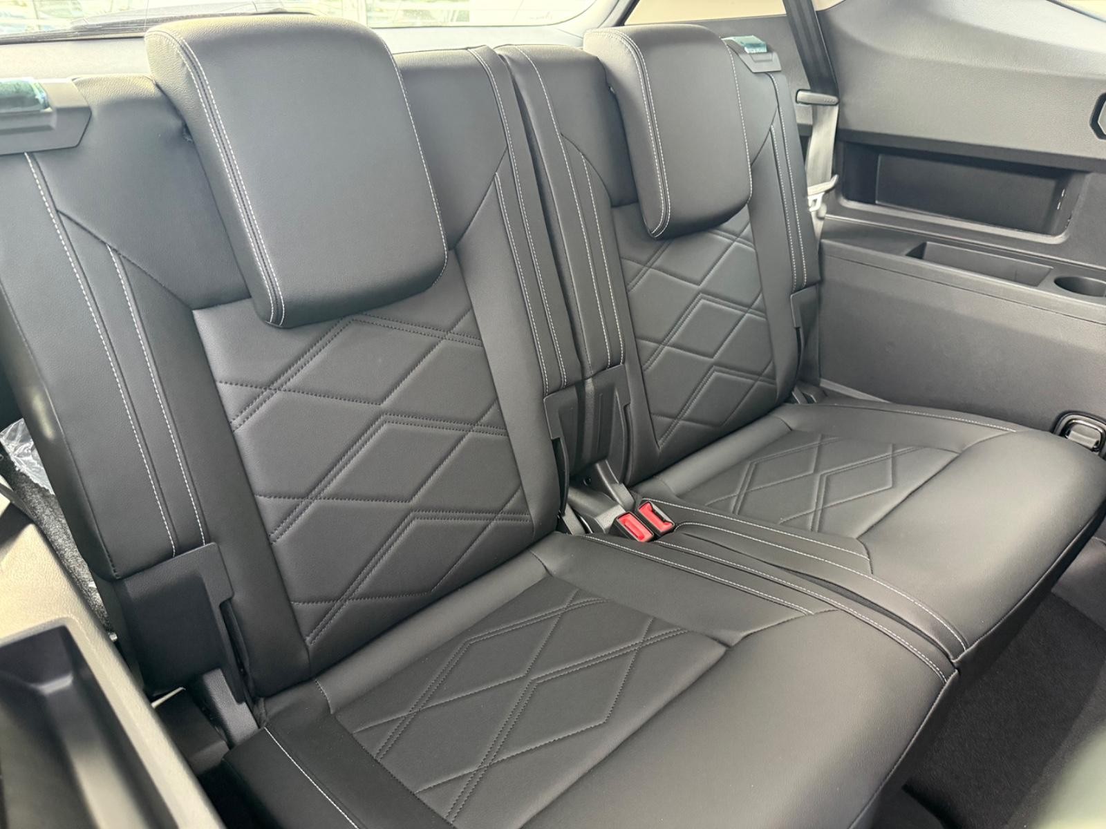 Volkswagen Atlas Vehicle Image 05