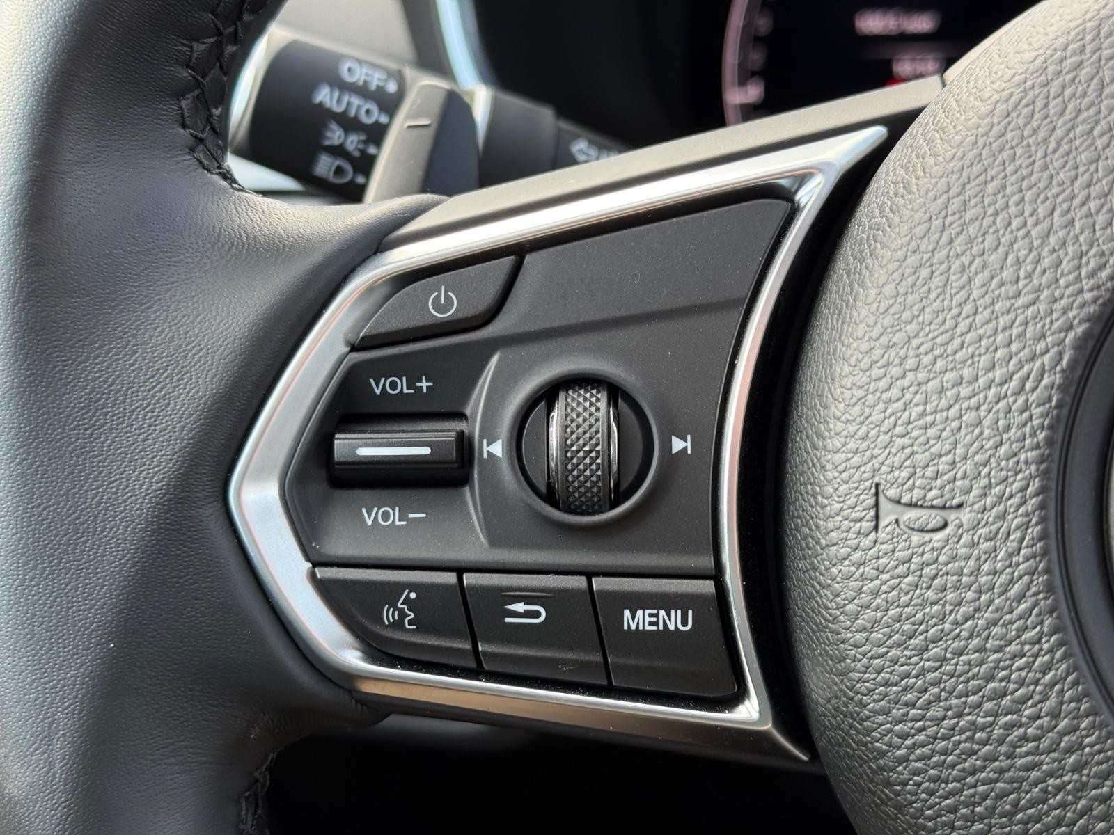 Acura MDX Vehicle Image 17