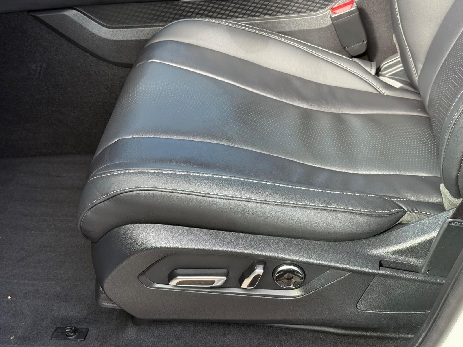 Acura MDX Vehicle Image 23