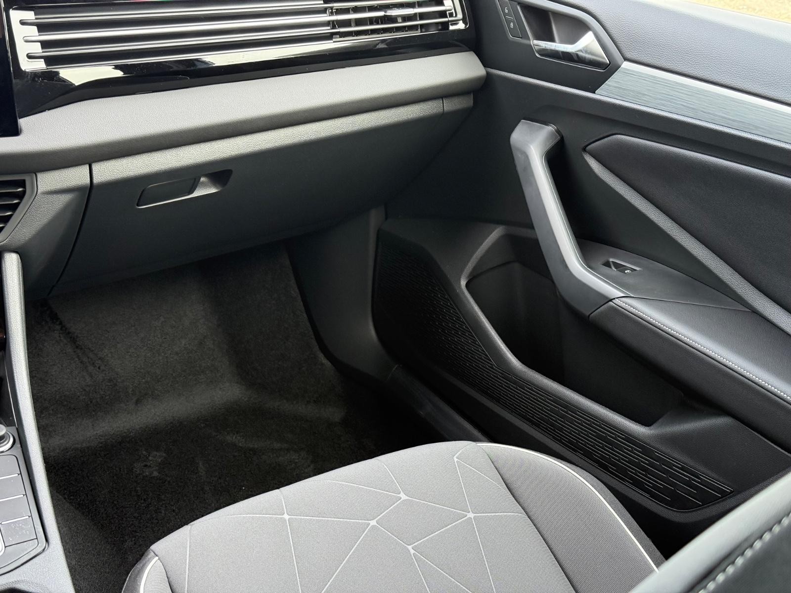 Volkswagen Jetta Vehicle Image 10