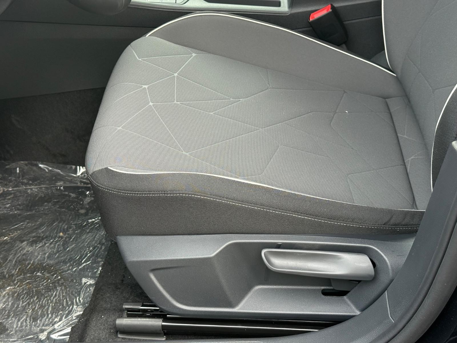 Volkswagen Jetta Vehicle Image 16