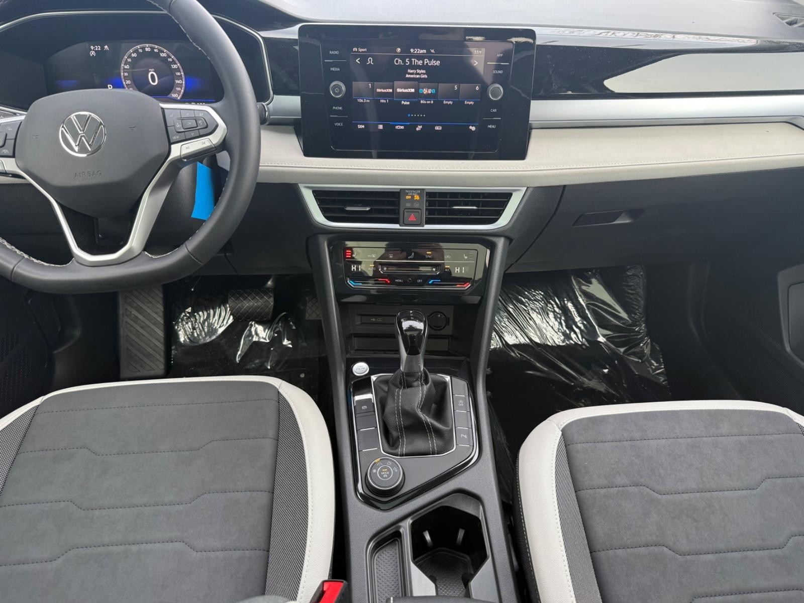 Volkswagen Taos Vehicle Image 06