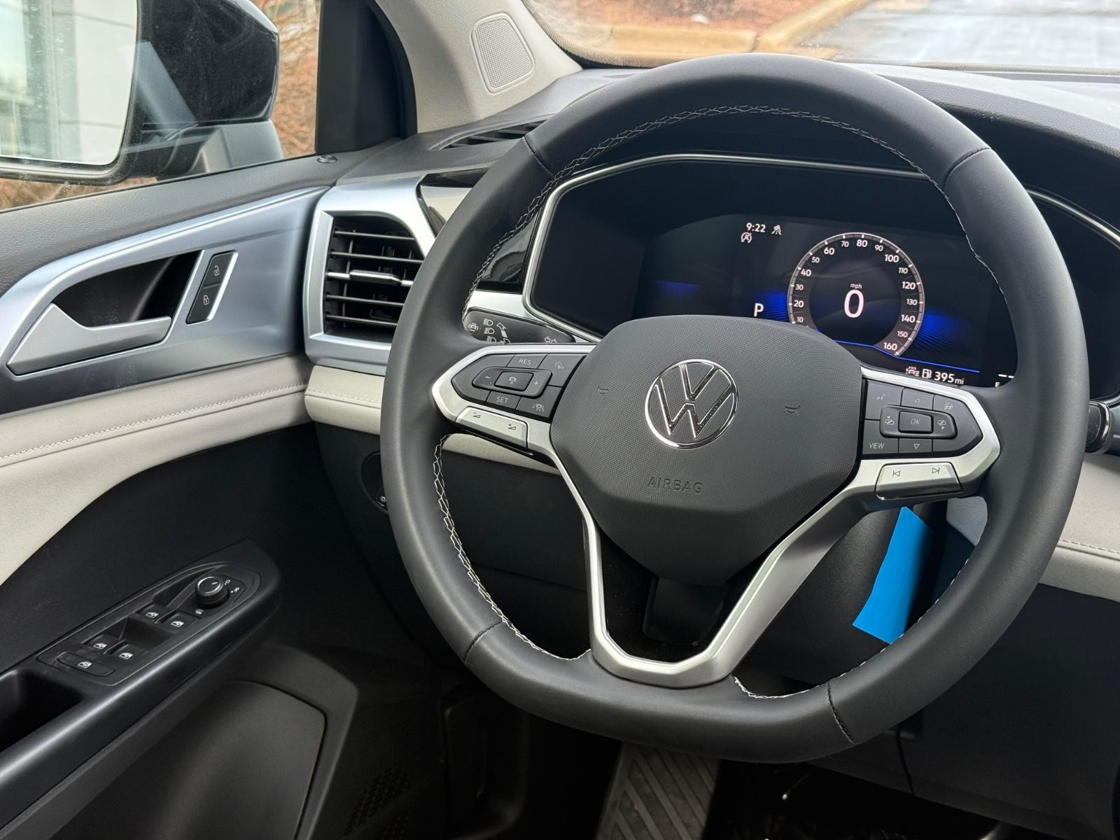 Volkswagen Taos Vehicle Image 09