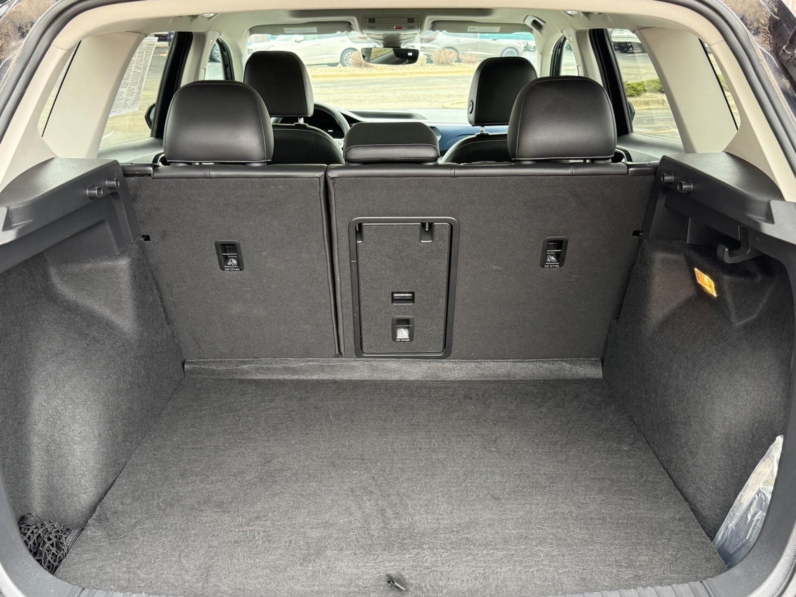 Volkswagen Taos Vehicle Image 05