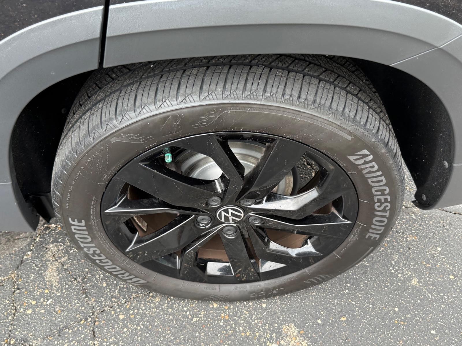 Volkswagen Taos Vehicle Image 07