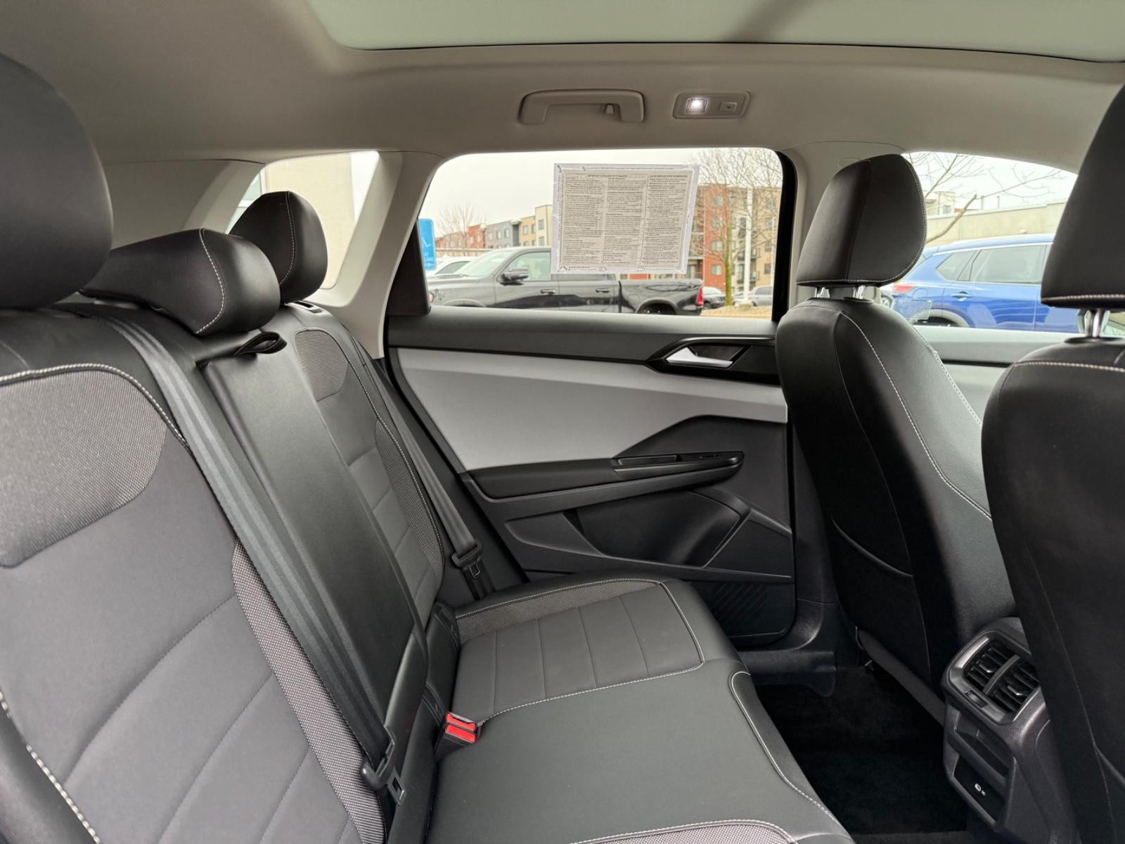 Volkswagen Taos Vehicle Image 10