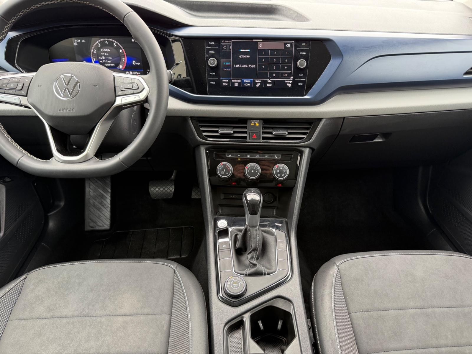 Volkswagen Taos Vehicle Image 11