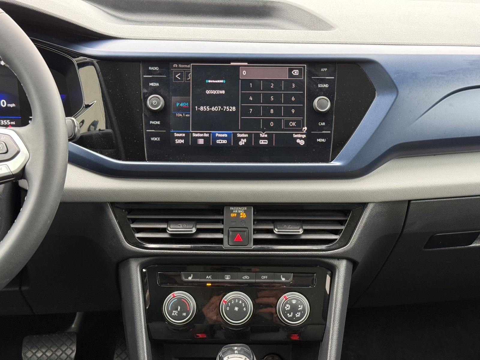 Volkswagen Taos Vehicle Image 12