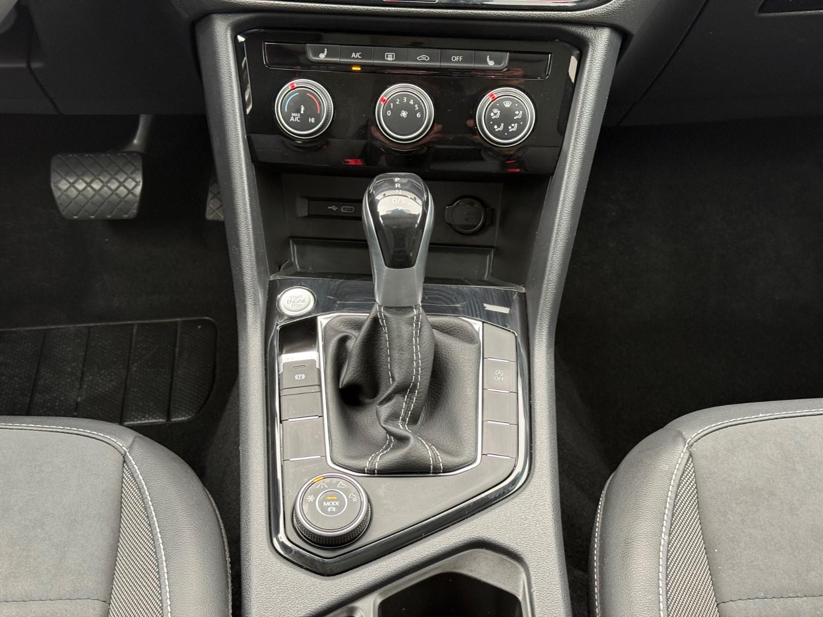 Volkswagen Taos Vehicle Image 13