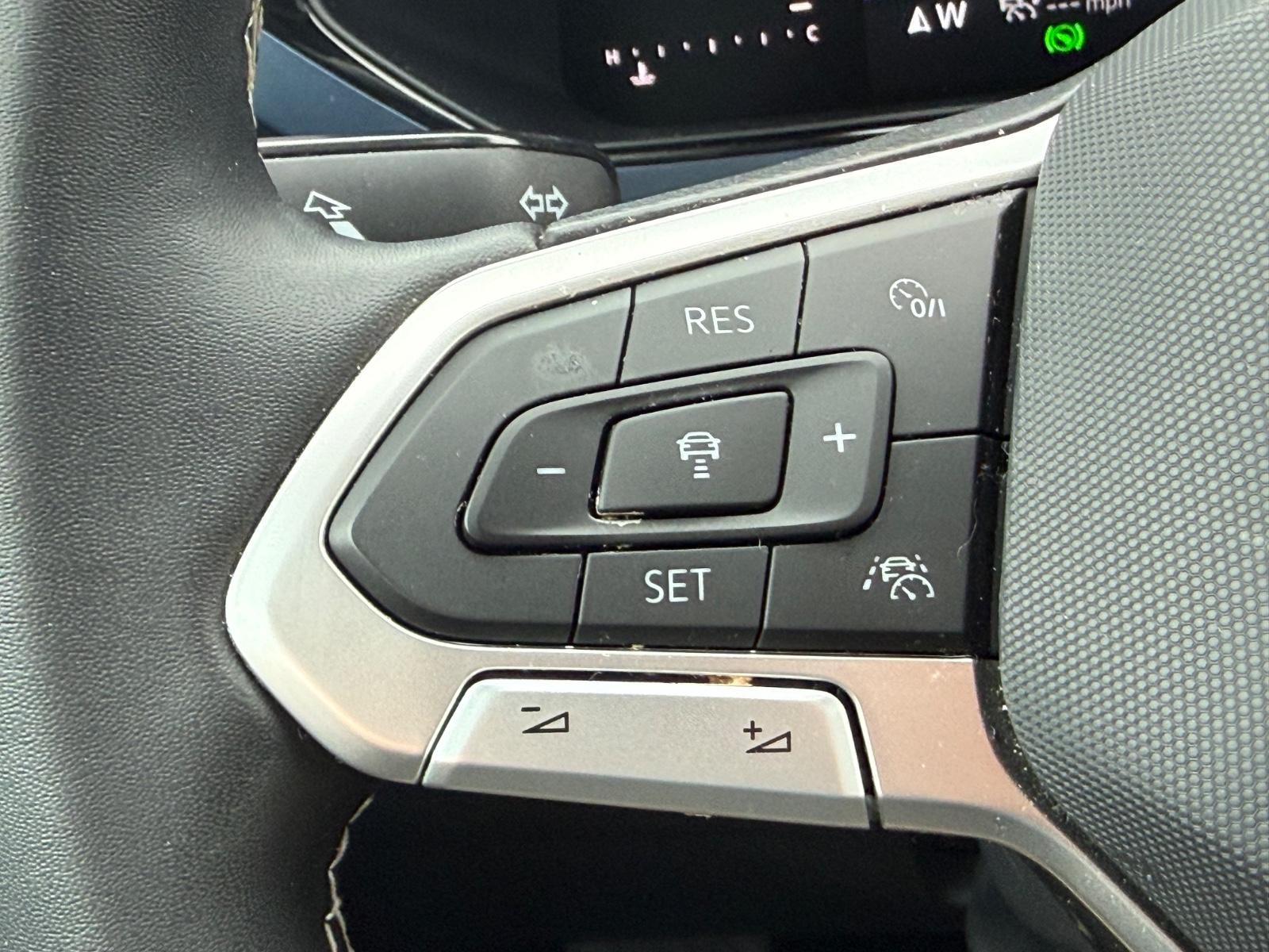 Volkswagen Taos Vehicle Image 16