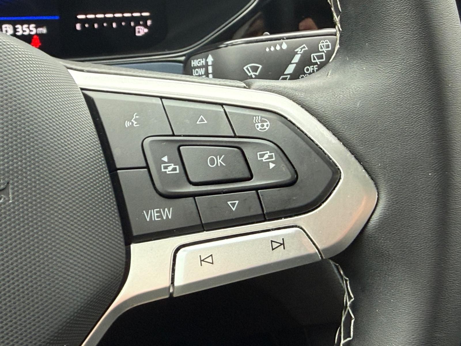 Volkswagen Taos Vehicle Image 17